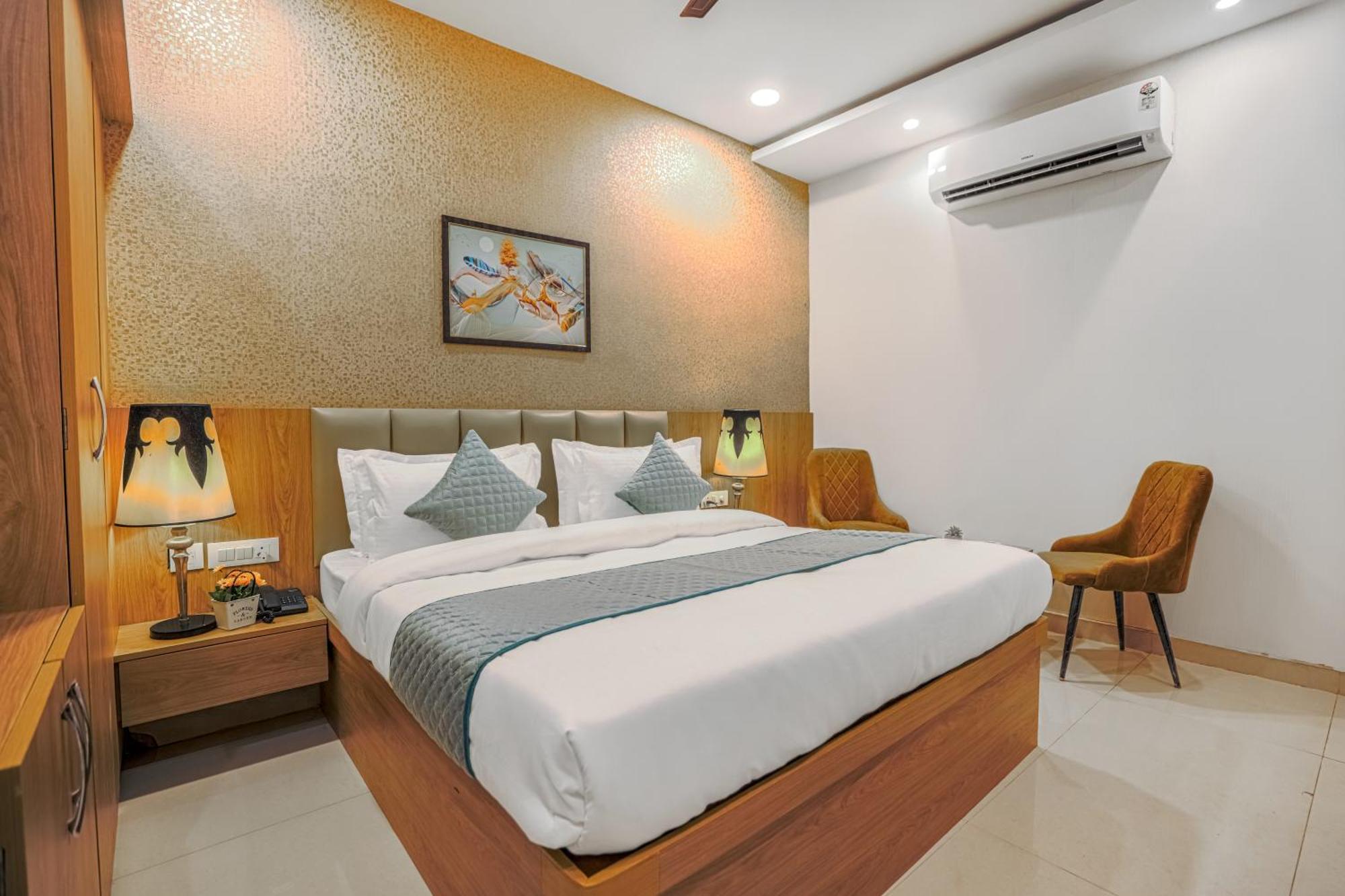 Hotel Devine Zirakpur Chandigarh Exterior photo