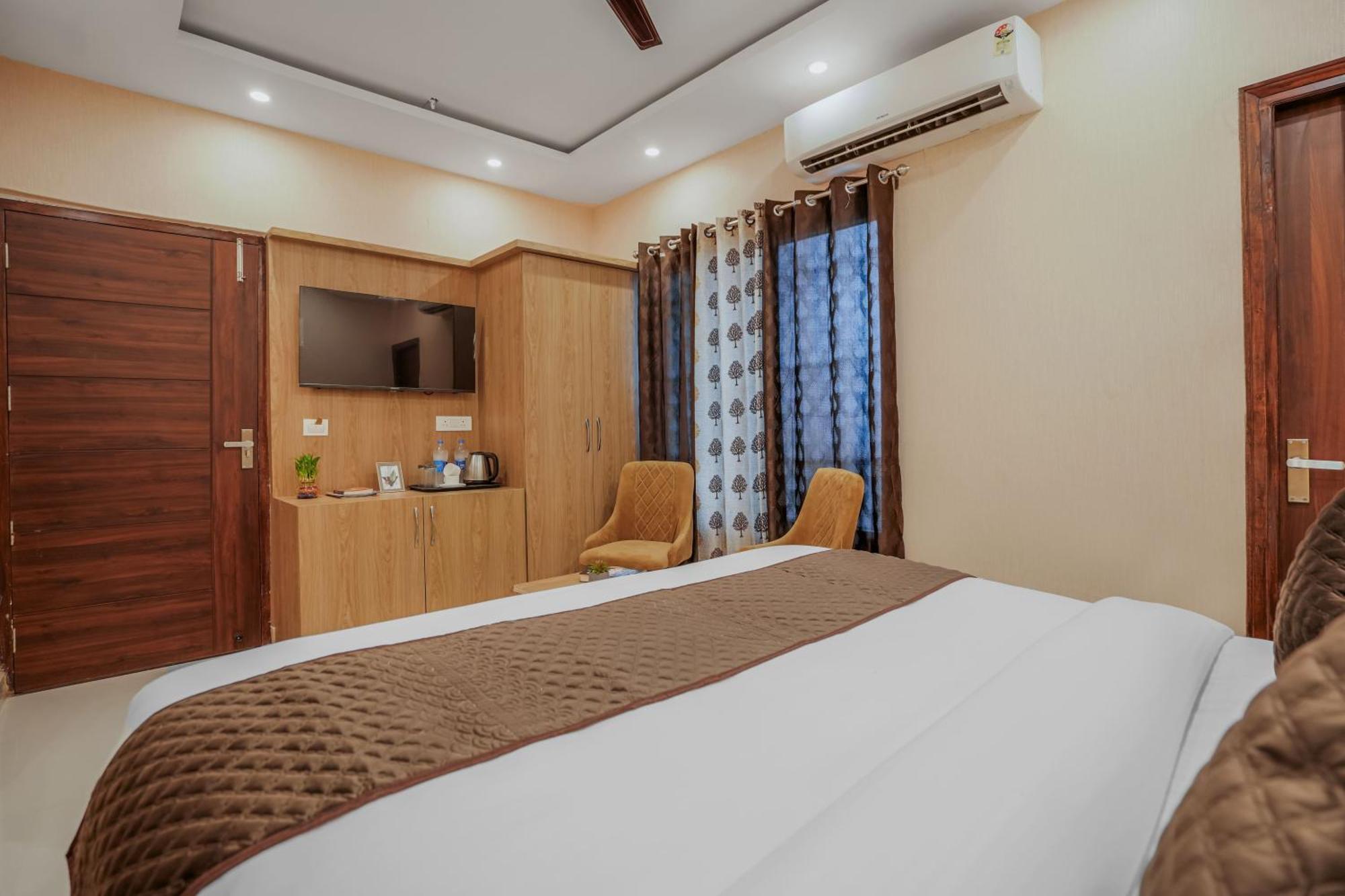 Hotel Devine Zirakpur Chandigarh Exterior photo