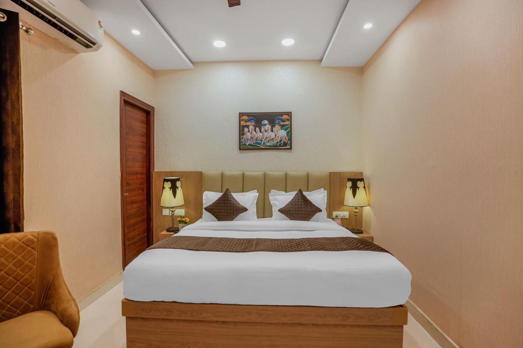 Hotel Devine Zirakpur Chandigarh Exterior photo