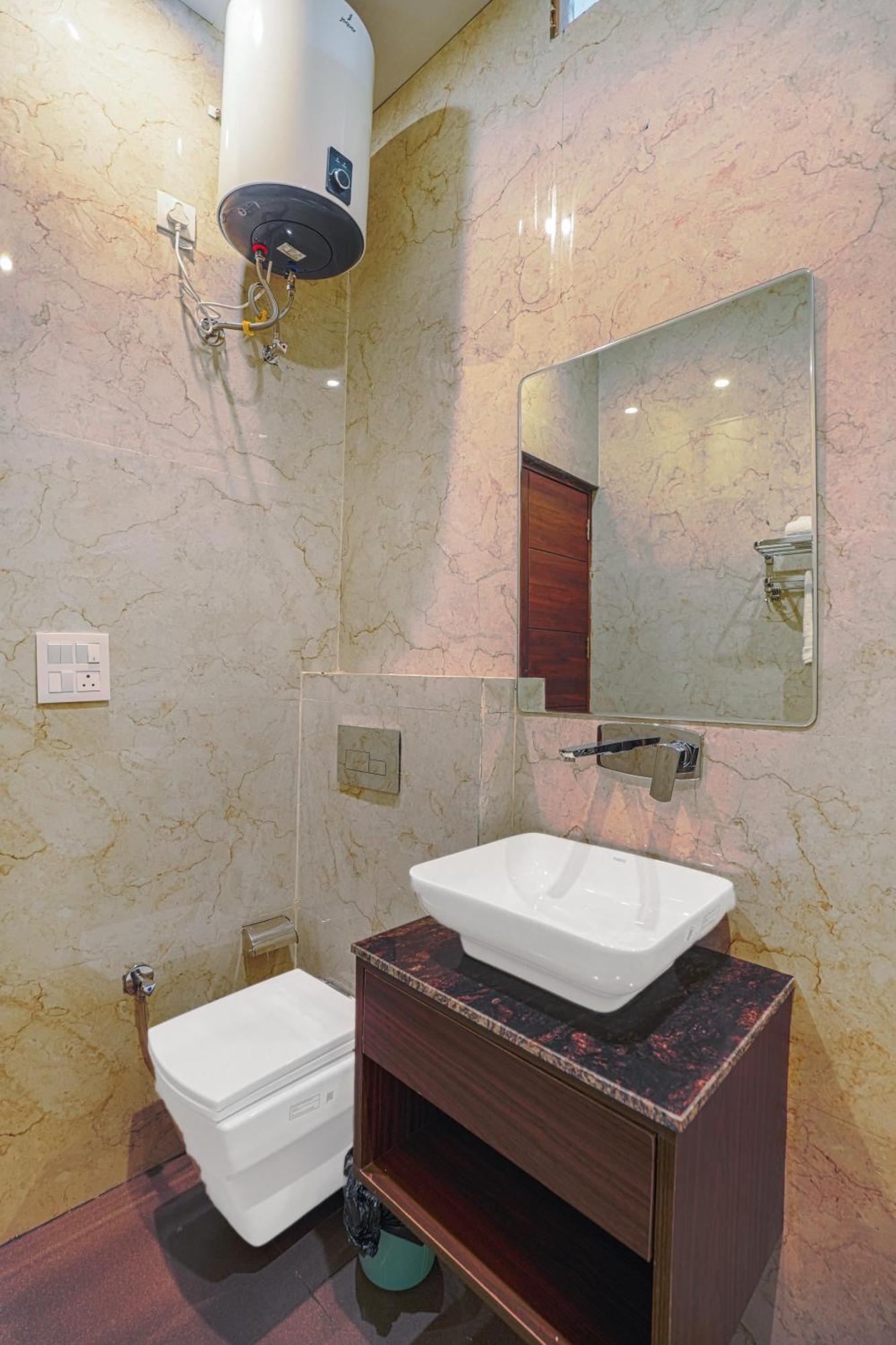 Hotel Devine Zirakpur Chandigarh Exterior photo