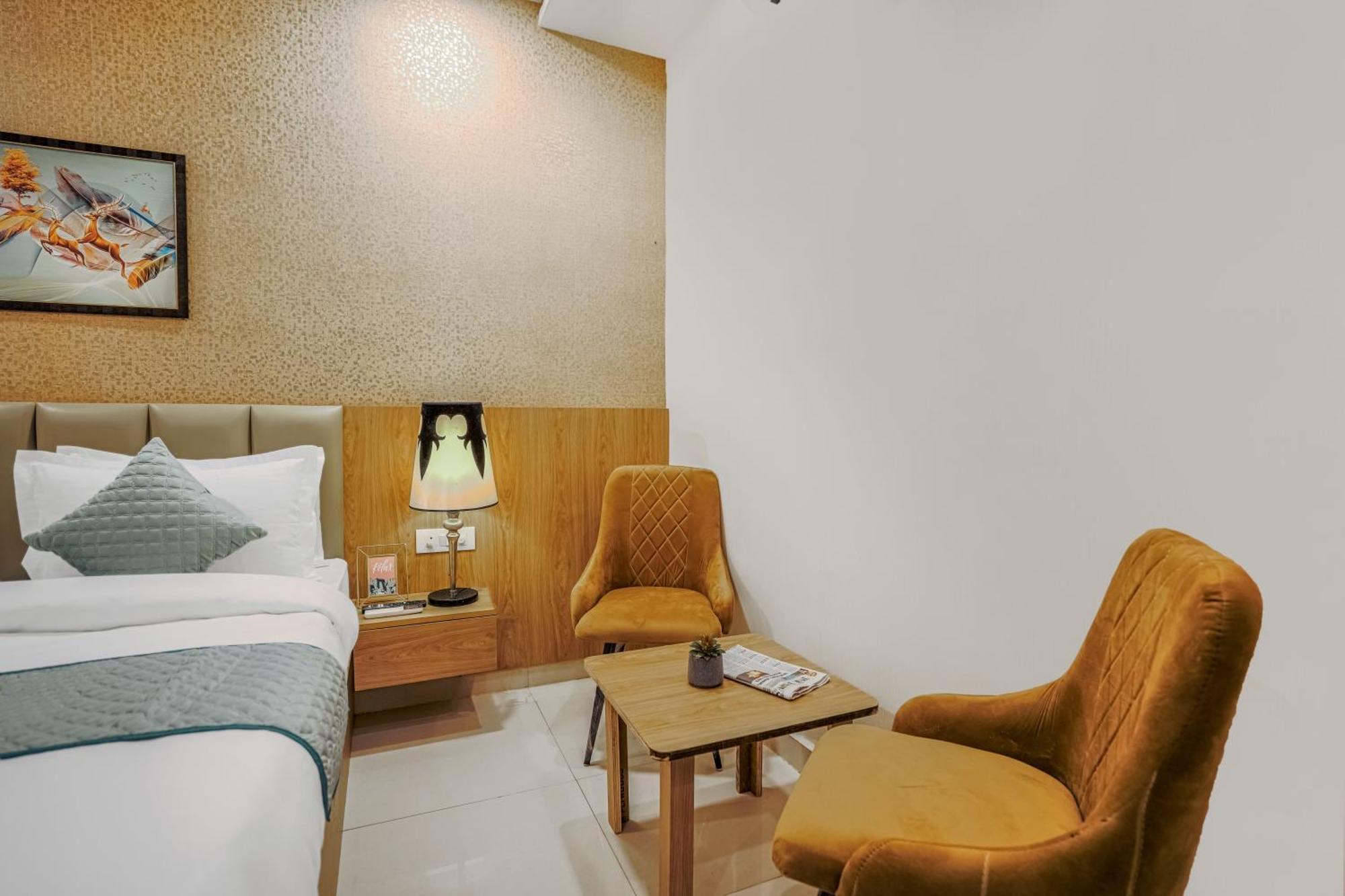 Hotel Devine Zirakpur Chandigarh Exterior photo