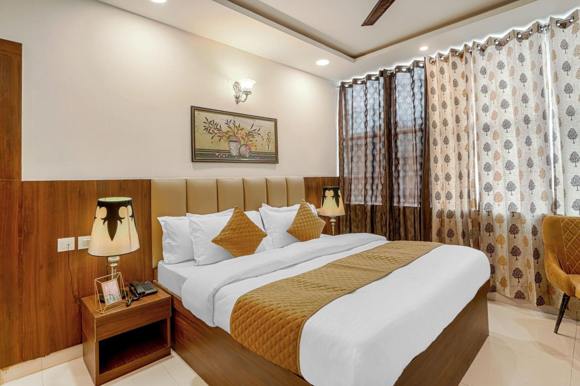 Hotel Devine Zirakpur Chandigarh Exterior photo