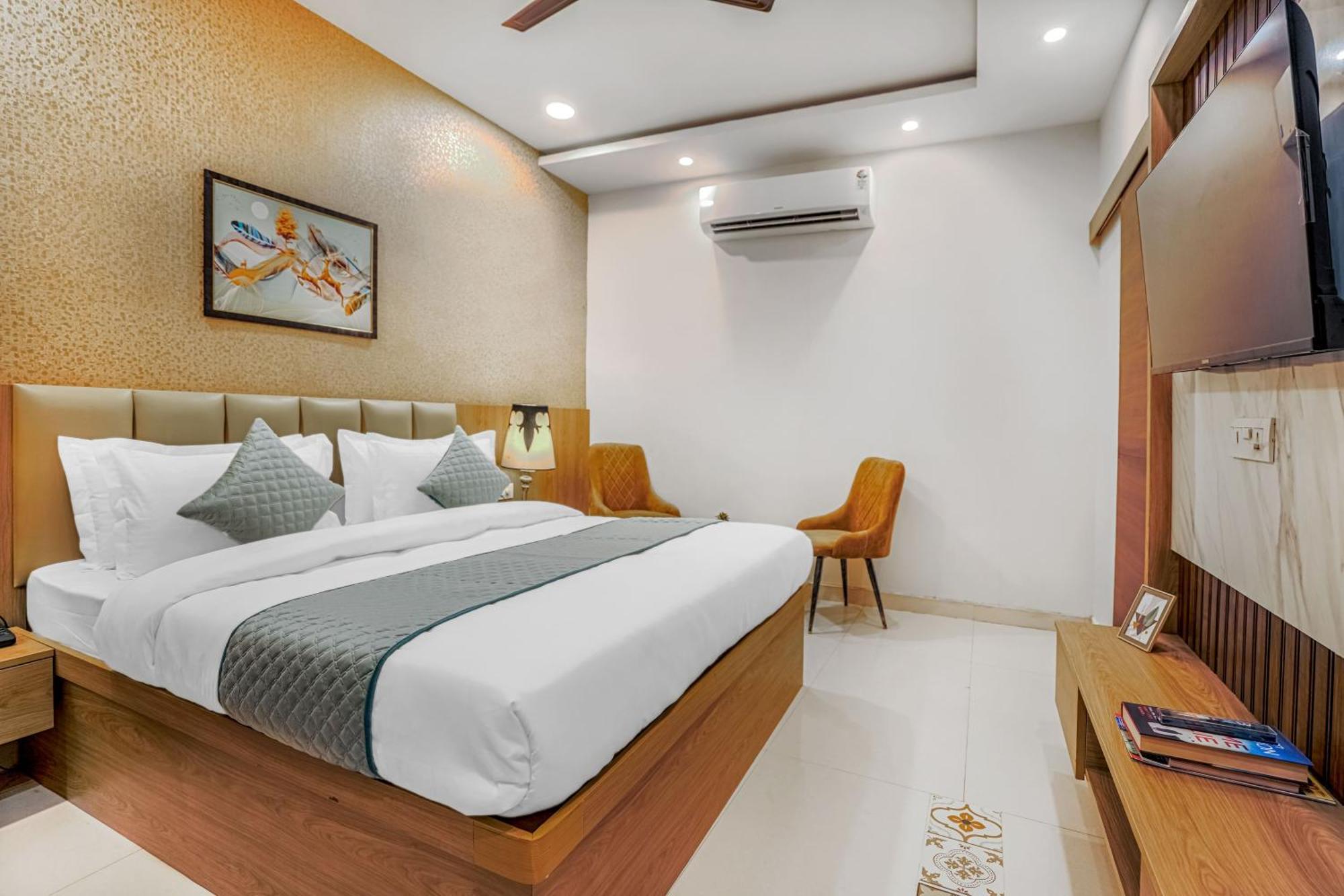 Hotel Devine Zirakpur Chandigarh Exterior photo