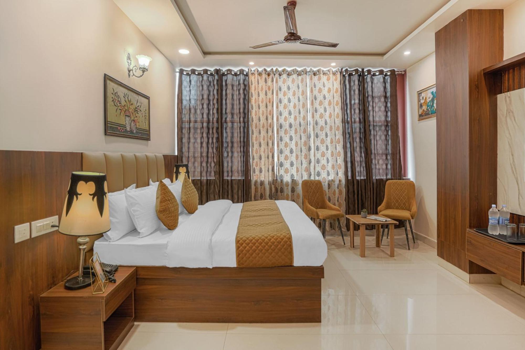 Hotel Devine Zirakpur Chandigarh Exterior photo