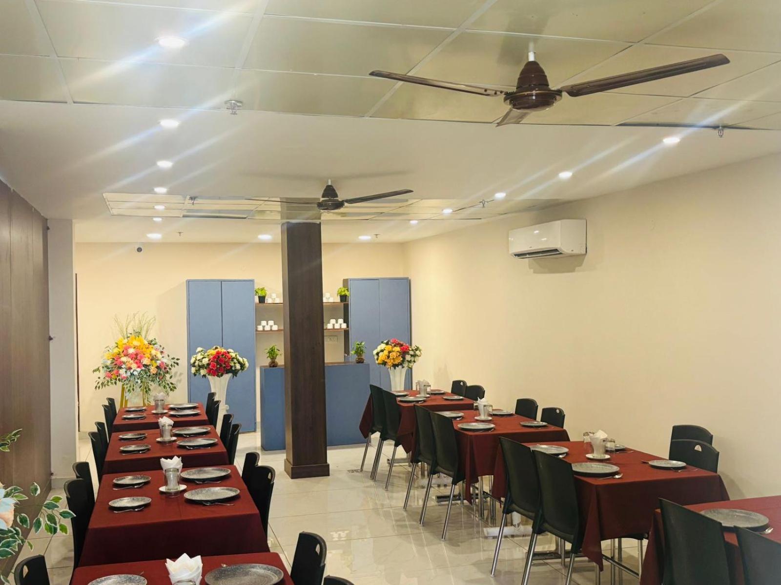 Hotel Devine Zirakpur Chandigarh Exterior photo