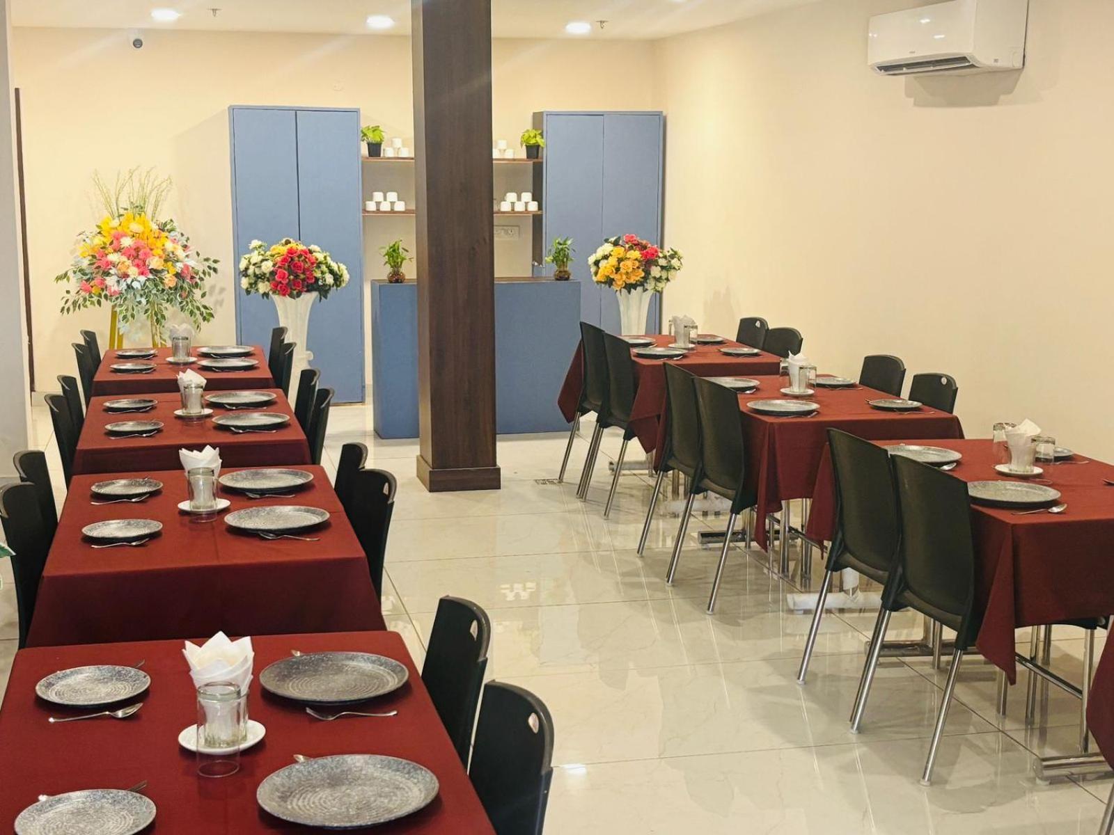 Hotel Devine Zirakpur Chandigarh Exterior photo