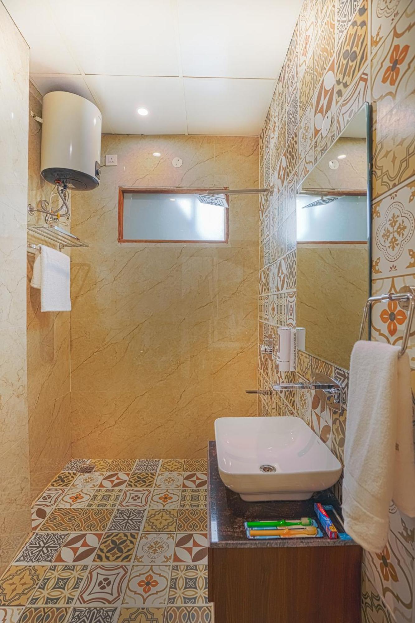 Hotel Devine Zirakpur Chandigarh Exterior photo