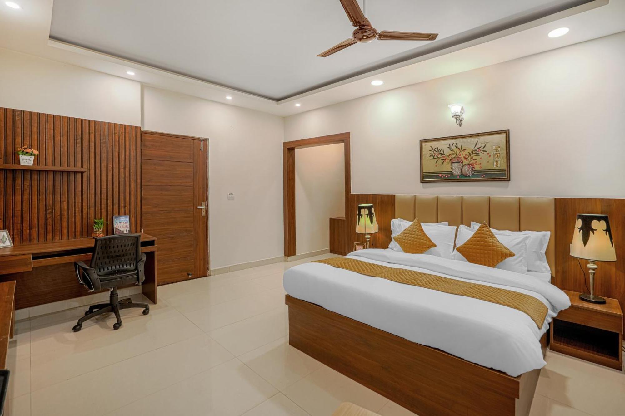 Hotel Devine Zirakpur Chandigarh Exterior photo