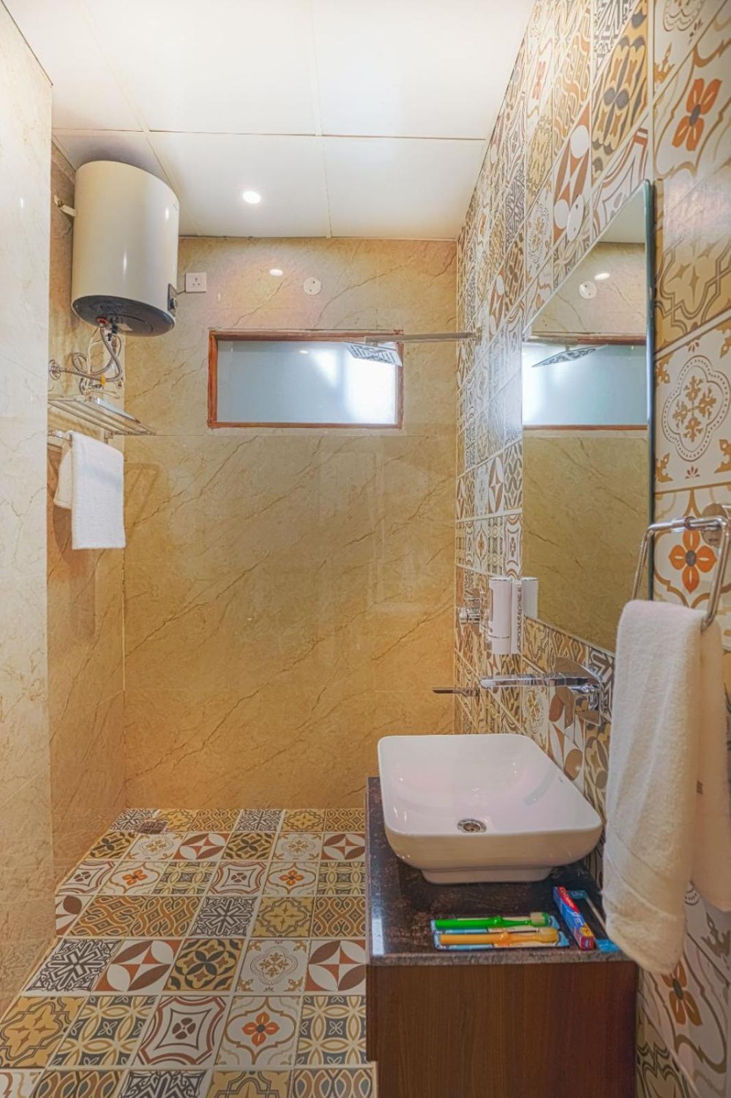 Hotel Devine Zirakpur Chandigarh Exterior photo