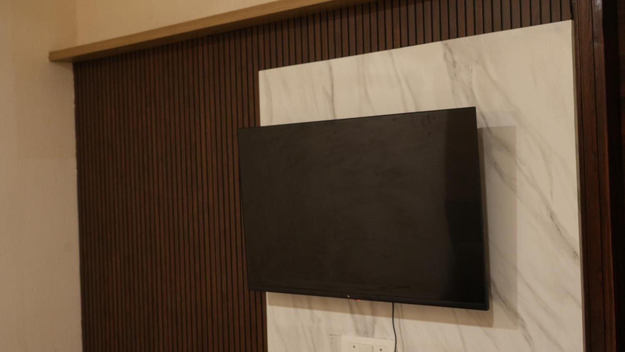 Hotel Devine Zirakpur Chandigarh Exterior photo