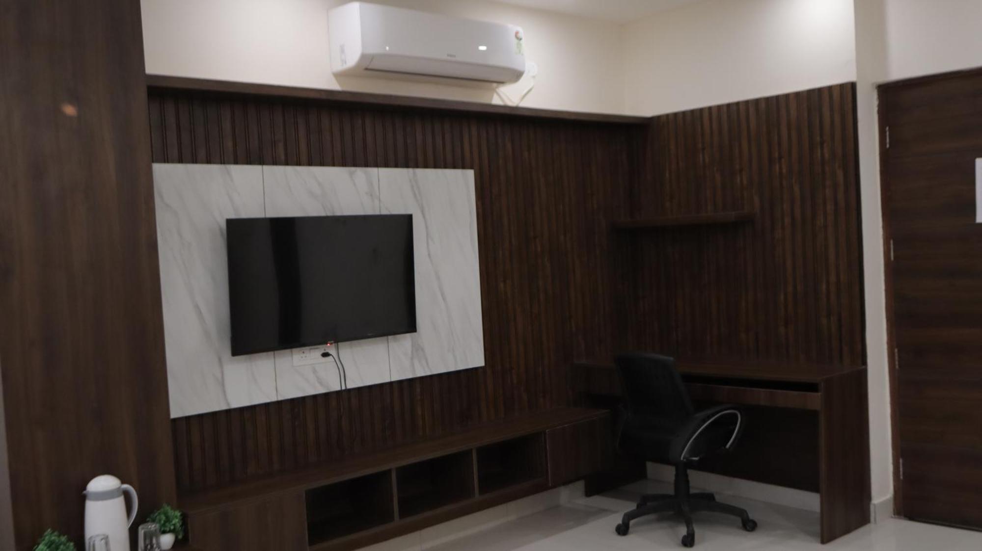 Hotel Devine Zirakpur Chandigarh Exterior photo